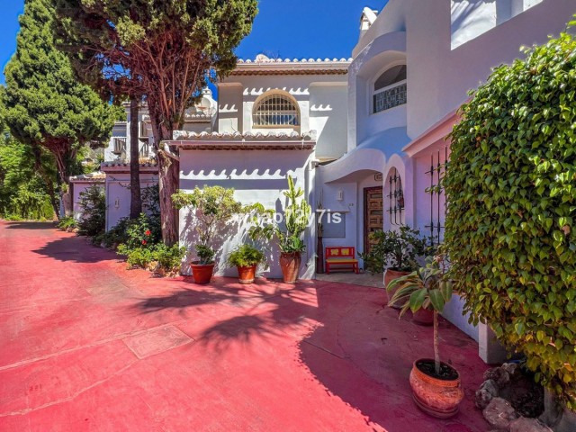 Townhouse, Sierra Blanca, R5161258