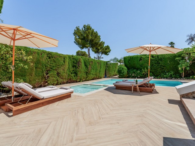 4 Bedrooms Villa in Nueva Andalucía