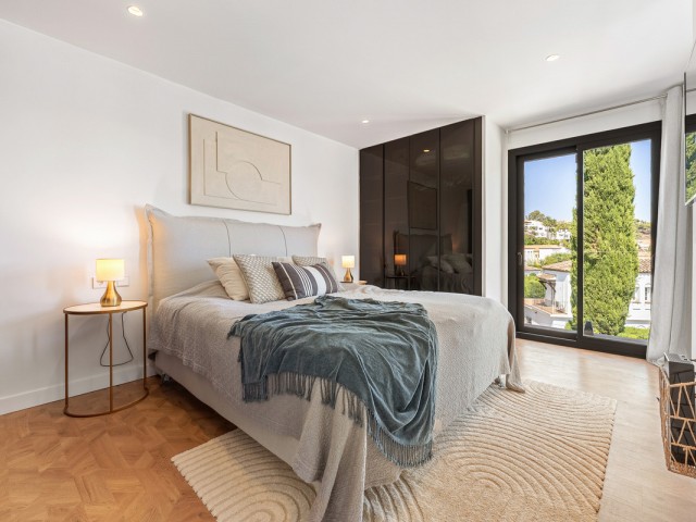 4 Bedrooms Villa in Nueva Andalucía