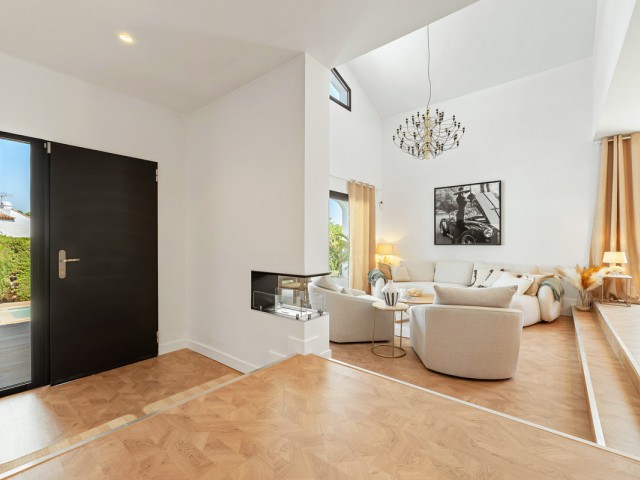 4 Bedrooms Villa in Nueva Andalucía