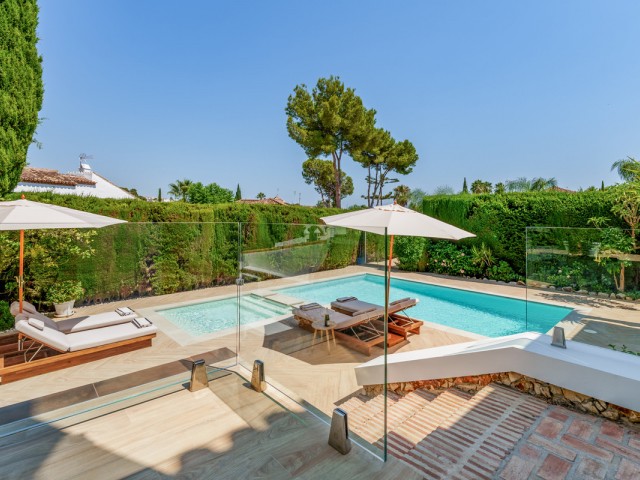 4 Bedrooms Villa in Nueva Andalucía