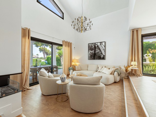 4 Bedrooms Villa in Nueva Andalucía