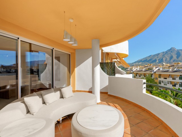 Apartamento con 3 Dormitorios  en Nueva Andalucía