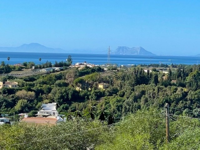 5 Makuuhuoneen Huvila Estepona