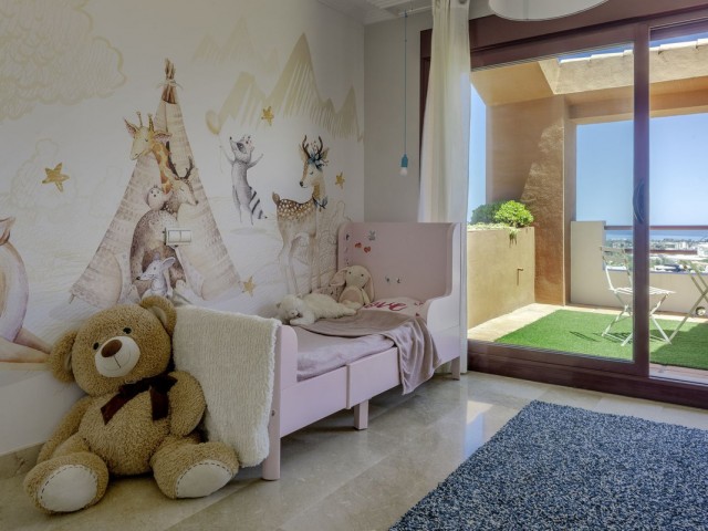 4 Bedrooms Townhouse in Benahavís