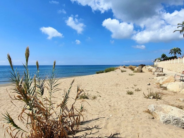 Apartamento con 3 Dormitorios  en Marbesa