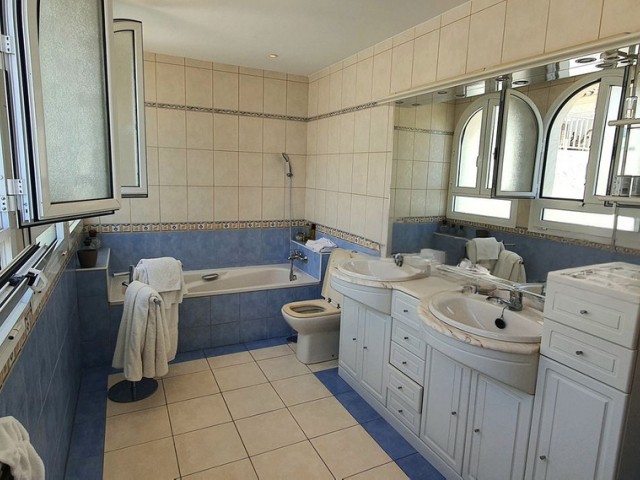 Appartement avec 3 Chambres  à Marbesa