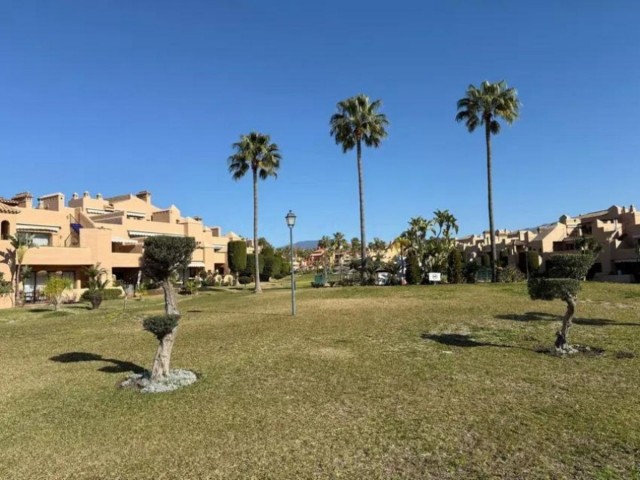 Apartamento con 3 Dormitorios  en Atalaya