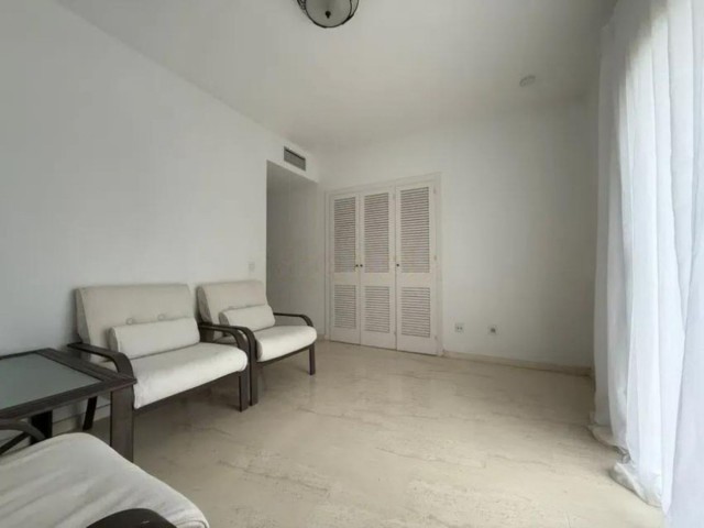 Apartamento con 3 Dormitorios  en Atalaya