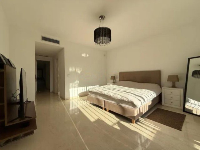 Apartamento con 3 Dormitorios  en Atalaya
