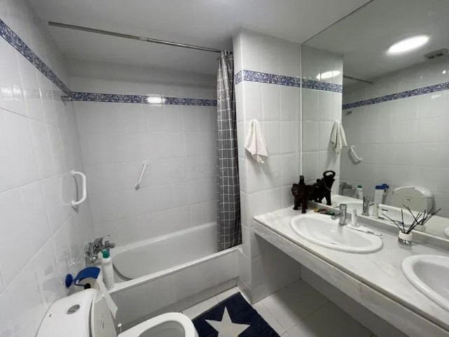 Apartamento con 3 Dormitorios  en Atalaya