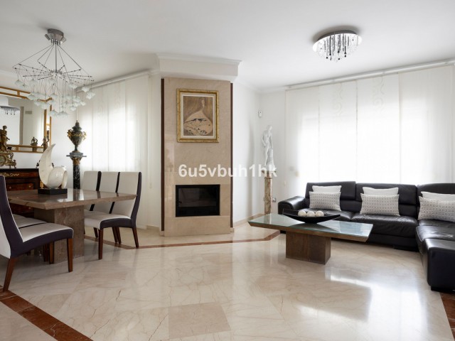 Villa con 5 Dormitorios  en Sierrezuela