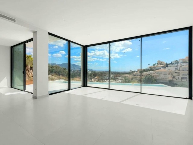 Villa con 3 Dormitorios  en Cerros del Aguila