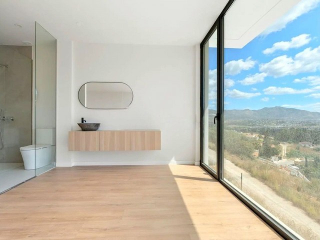 Villa con 3 Dormitorios  en Cerros del Aguila