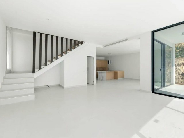 Villa, Cerros del Aguila, R5112385