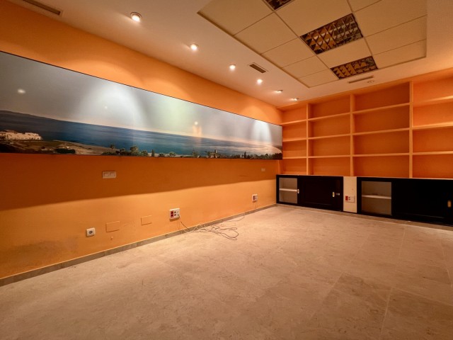 Comercial con 0 Dormitorios  en Guadalmina Alta