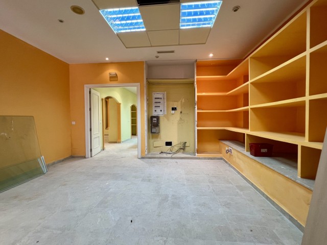 Commercieel in Guadalmina Alta