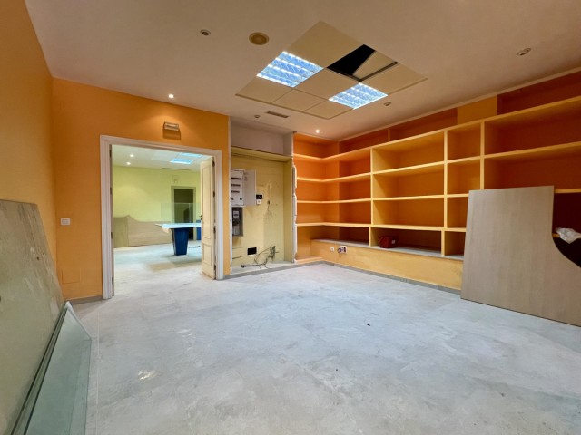 Commercieel in Guadalmina Alta