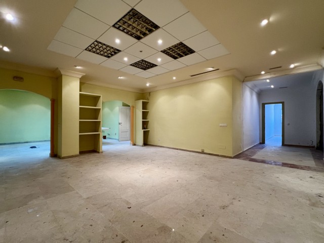 Commercieel in Guadalmina Alta