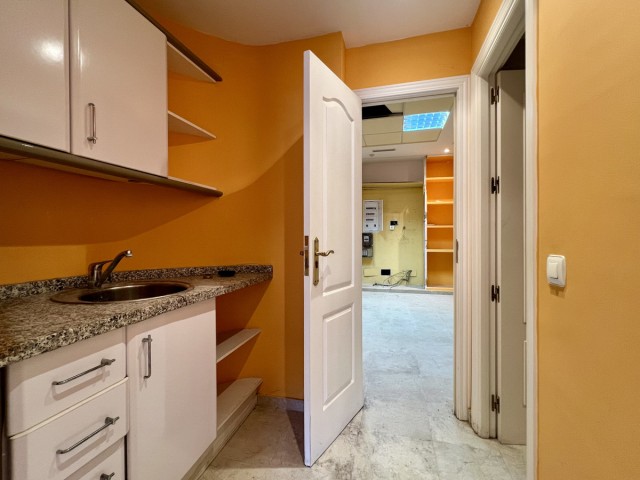 Comercial, Guadalmina Alta, R5129974