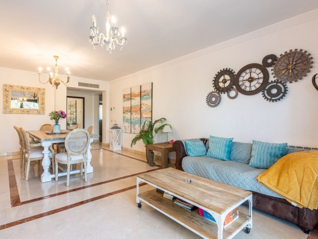 Apartamento con 3 Dormitorios  en Nueva Andalucía