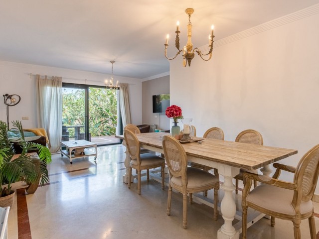 Apartamento con 3 Dormitorios  en Nueva Andalucía