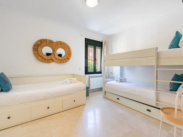 Apartamento con 3 Dormitorios  en Nueva Andalucía