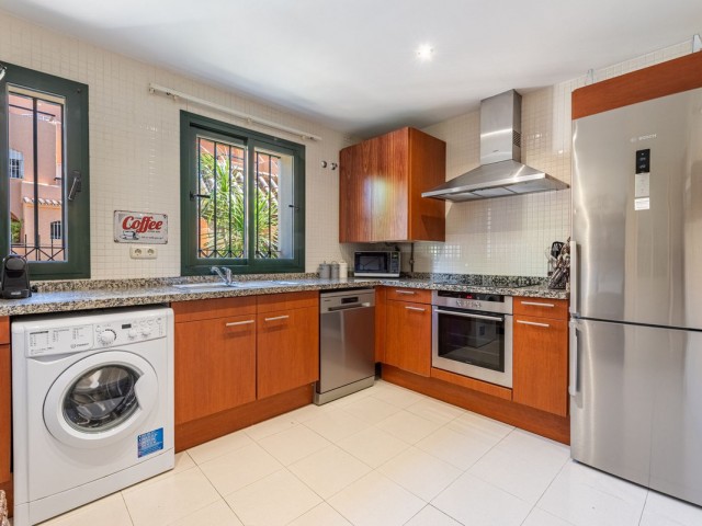 Apartamento con 3 Dormitorios  en Nueva Andalucía