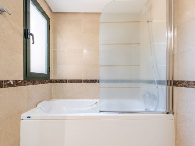 Apartamento con 3 Dormitorios  en Nueva Andalucía