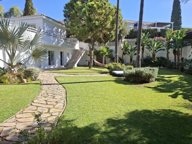 5 Bedrooms Villa in Mijas