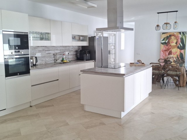 5 Bedrooms Villa in Mijas