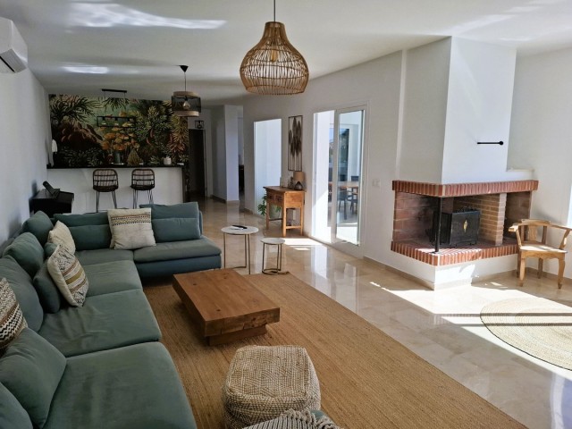 5 Bedrooms Villa in Mijas