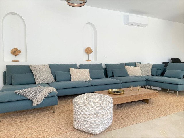 5 Bedrooms Villa in Mijas