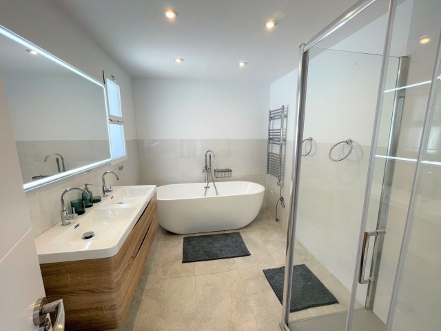 Villa avec 5 Chambres  à Mijas Costa