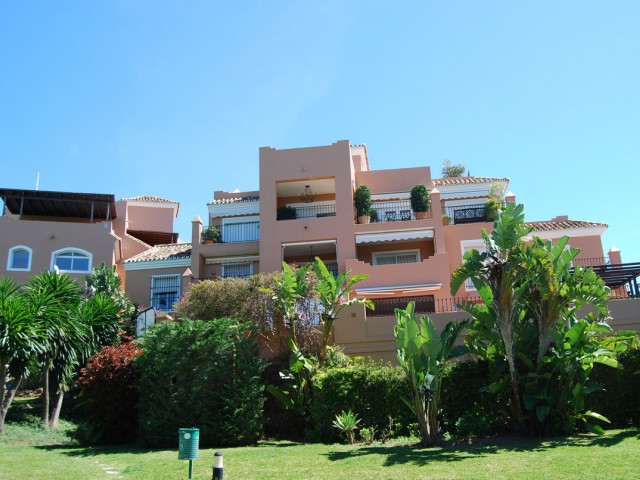 4 Bedrooms Apartment in Guadalmina Alta
