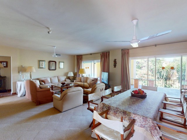 4 Bedrooms Apartment in Guadalmina Alta