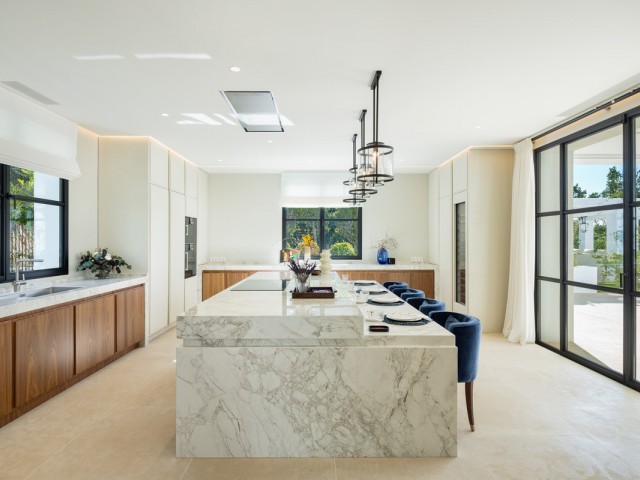 Villa con 6 Dormitorios  en The Golden Mile