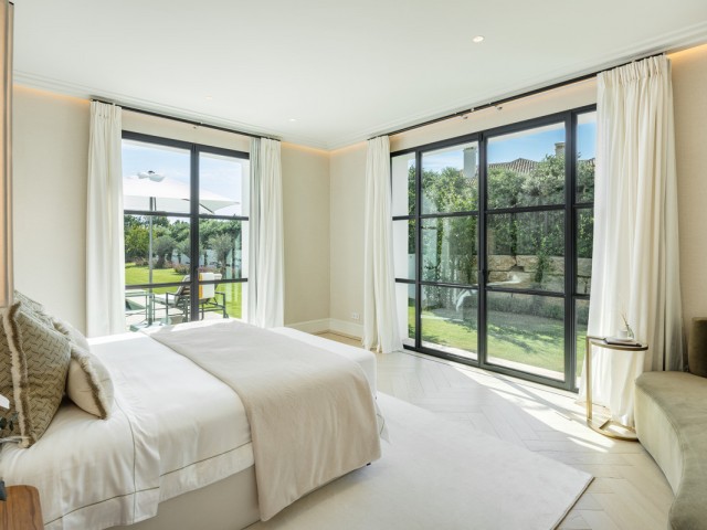 Villa con 6 Dormitorios  en The Golden Mile