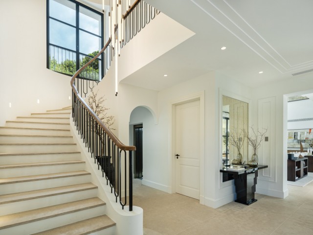 Villa con 6 Dormitorios  en The Golden Mile