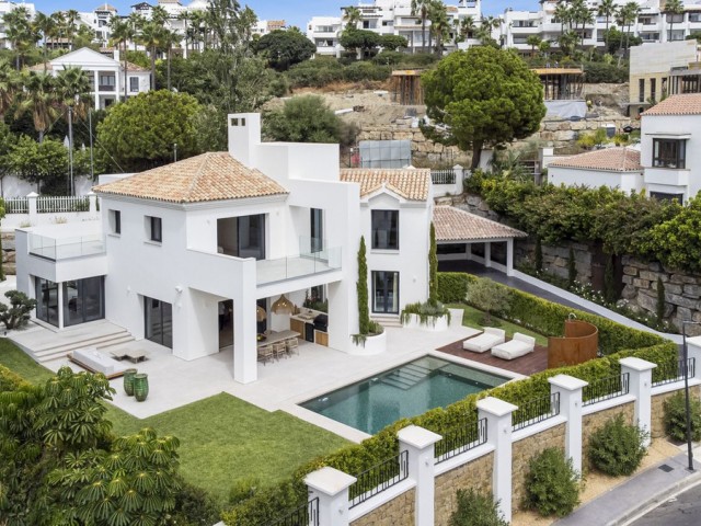 Villa con 4 Dormitorios  en Benahavís