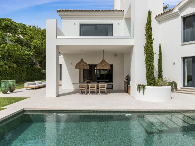 Villa con 4 Dormitorios  en Benahavís