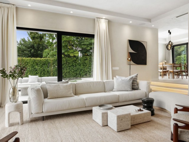 4 Bedrooms Villa in Benahavís