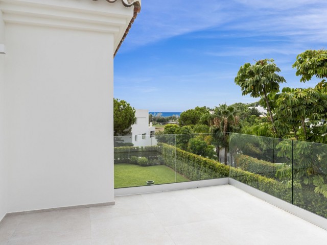 4 Bedrooms Villa in Benahavís