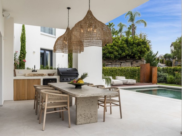 4 Bedrooms Villa in Benahavís