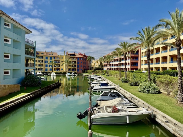 3 Bedrooms Apartment in Sotogrande Puerto