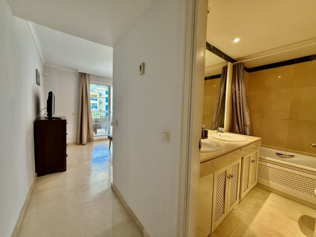 3 Bedrooms Apartment in Sotogrande Puerto