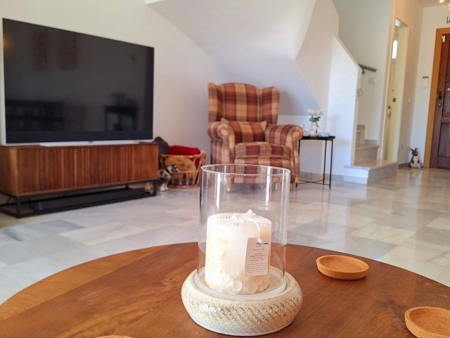 Townhouse, La Duquesa, R5162548