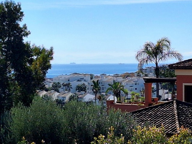 Townhouse, La Duquesa, R5162548