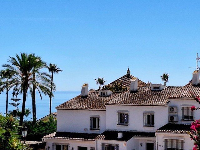 Townhouse, La Duquesa, R5162548