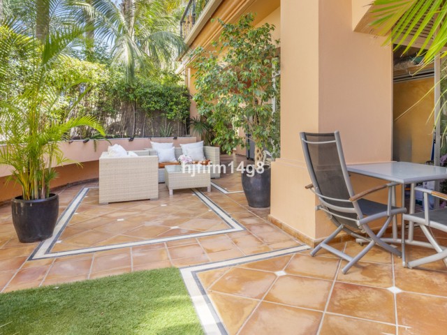2 Bedrooms Apartment in Puerto Banús